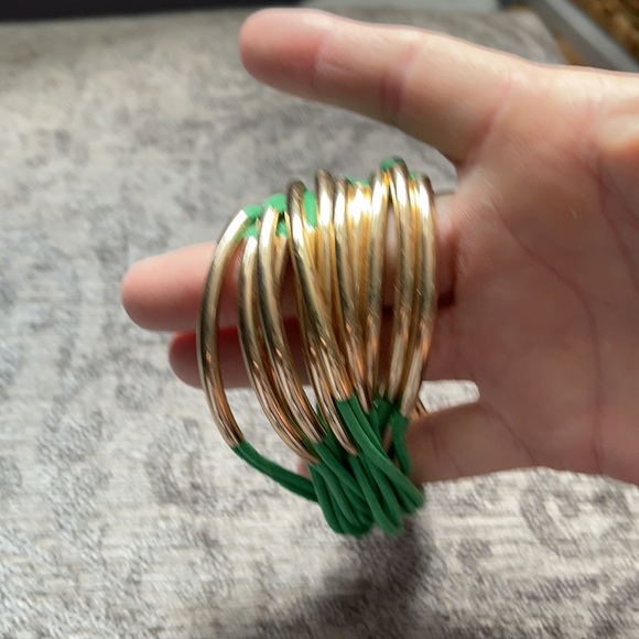 Gold and green bangle bracelet - Picture 3 of 5